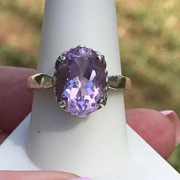 Vintage Jewelry - 5 Carat Genuine Amethyst Ring